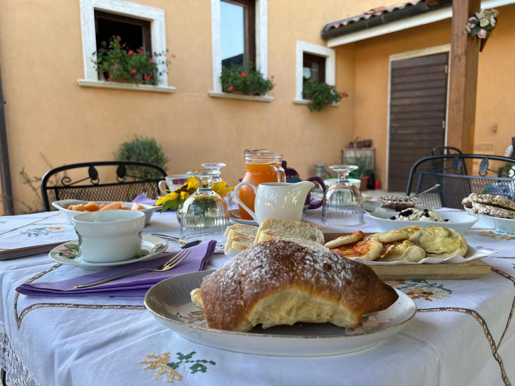 Bed & Breakfast Le Piagge Scurcola Marsicana Екстер'єр фото